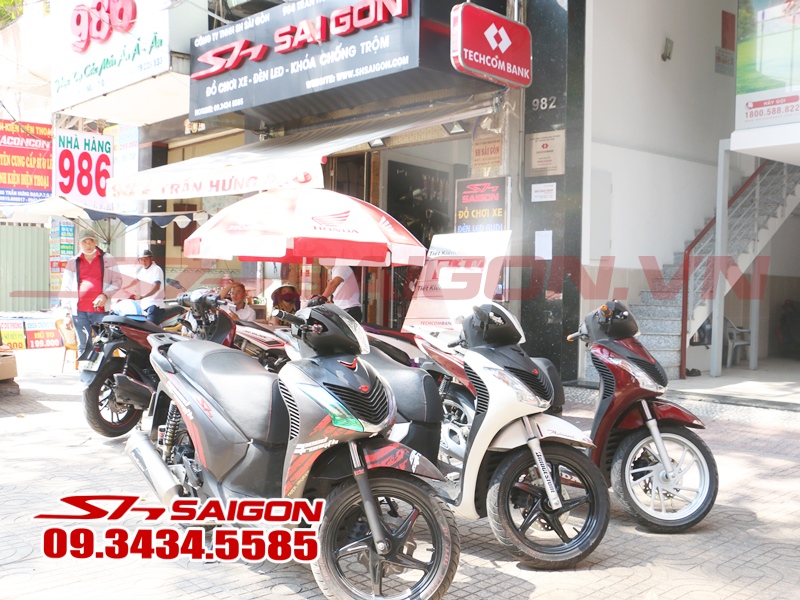 LÊN DÀN NHỰA SH Ý NHẬP 2010  CHO XE SH VN 2015 GIÁ RẺ  = XE SH VN 2012     ĐỘ  MÂM 5 CÂY SH Ý NHẬP 2010 =ĐỘCHẾLÊN ĐẦU SH Ý NHẬP 2010  CHO XE SH VN 2013 