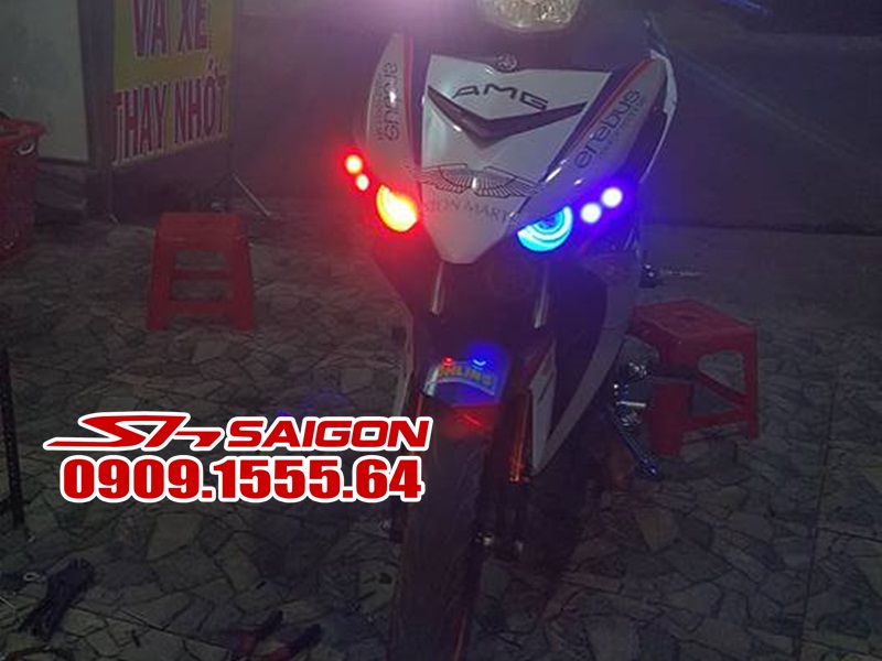 Exciter 150 độ đèn Led mắt cú táo bạo