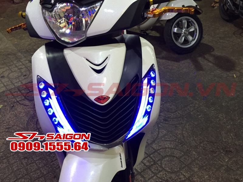 Độ Đèn Led Audi-Olock-Xenon cho xe SH VN 2013 , SH Ý Nhập 2010 cực độc tại Sài Gòn= Xe SH Việt 2015 , SH Ý Nhập 2010 Lên Đèn Led Audi-Olock-Xenon cực đẹp= Chế Đèn Hậu Led Audi-Olock-Gương cầu cho xe SH VN 2016 , SH Ý Nhập 2010