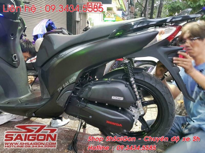 SH VIỆT ĐỘ ĐÈN ĐUÔI+GÁC CHÂN SH Ý CHO XE SH VIỆT