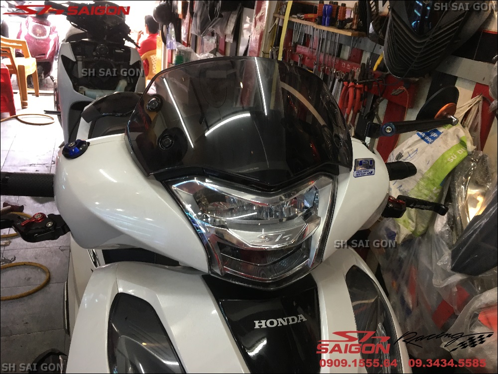 Image xe SH Việt Nam 2017 2018 2019 lắp kính chắn gió uy tín giá ưu đãi tại Hồ Chí Minh
