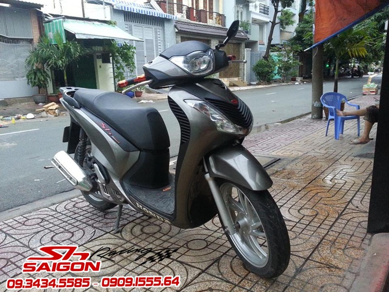 CHUYEN DO DAN AO SH ITALIA LEN CHO XE HONDA SH VIET NAM - MAM ZIN SH Y DO CHO XE SH VIET NAM - DO CHOI XE SH VIET NAM