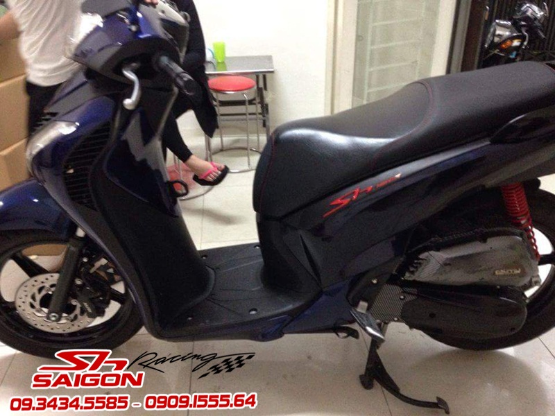 SHOP TRUNG DECAL - CHUYEN DO DAN AO SH ITALIA LEN CHO XE SH VIET NAM