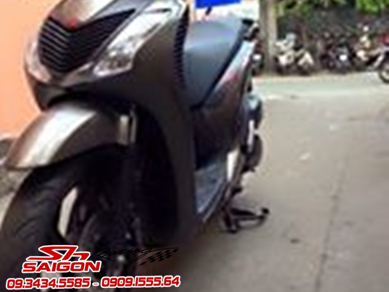 HINH ANH HONDA SH VIET NAM LEN DO CHOI VOI BO DAN AO CHE KIEU SH Y 2010